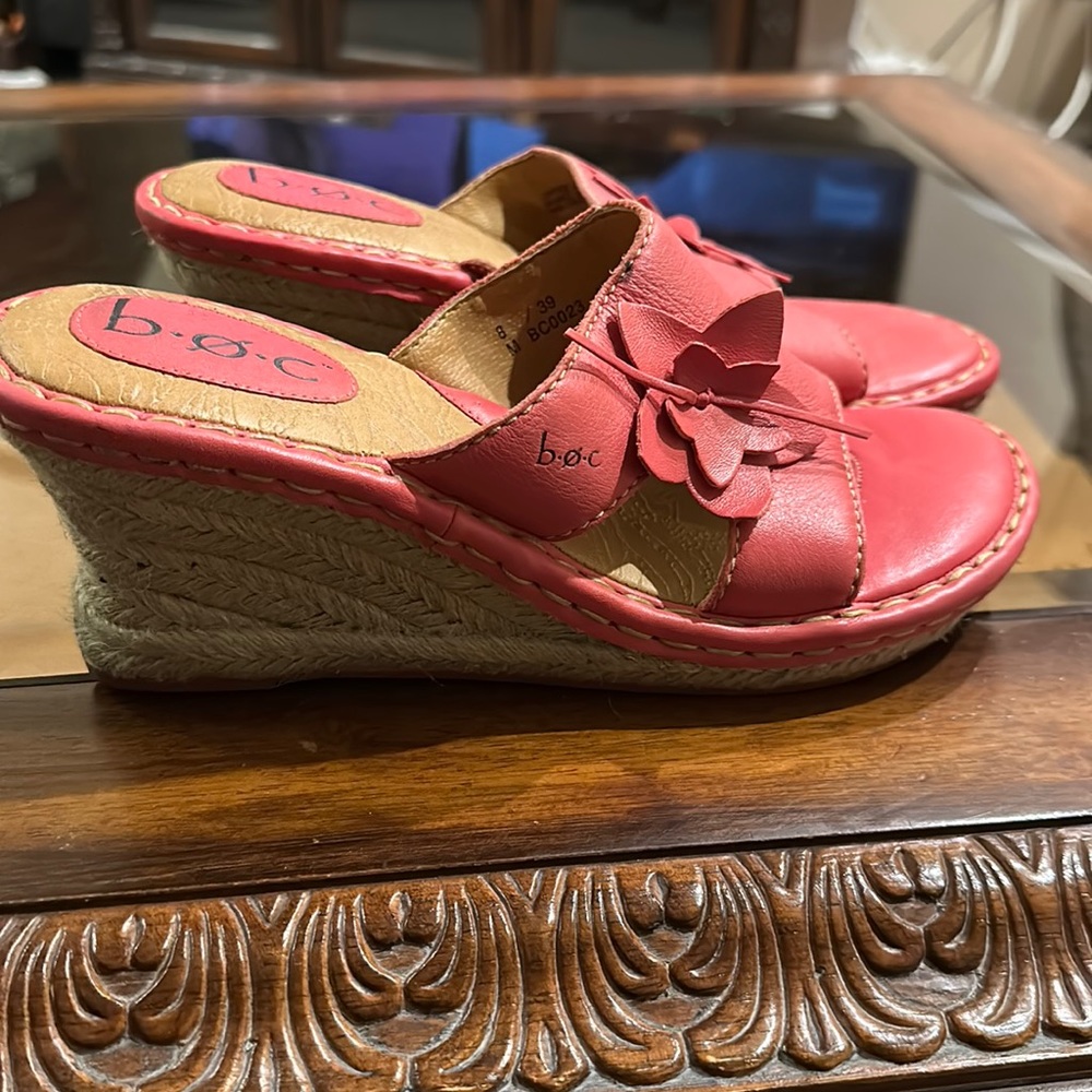 BOC Wedge Sandal. Size 8